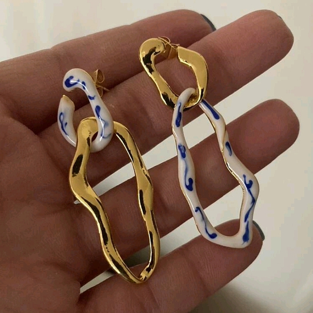 Asymmetrical Gold Blue White Enamel Organic Chain Link Drop Earrings Delft; NWOT